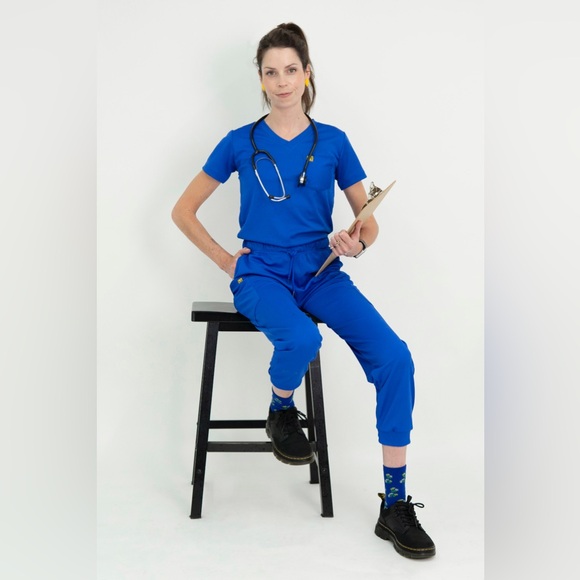 EXTRA SMALL Size Drifit Top and Jogger Scrub Set - Picture 11 of 13